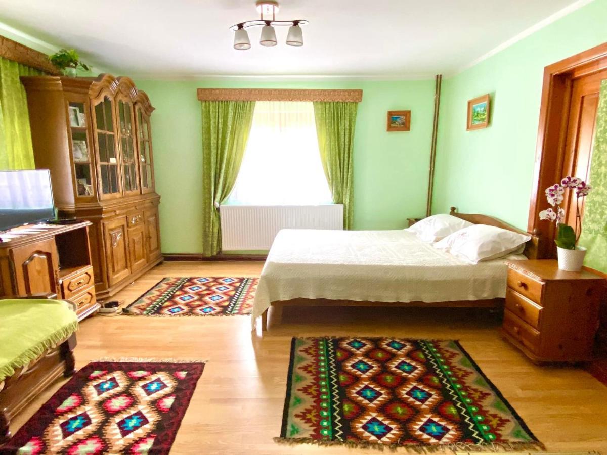 Casa Agroturistica Tarancuta Din Vatra Moldovitei Hotell Eksteriør bilde